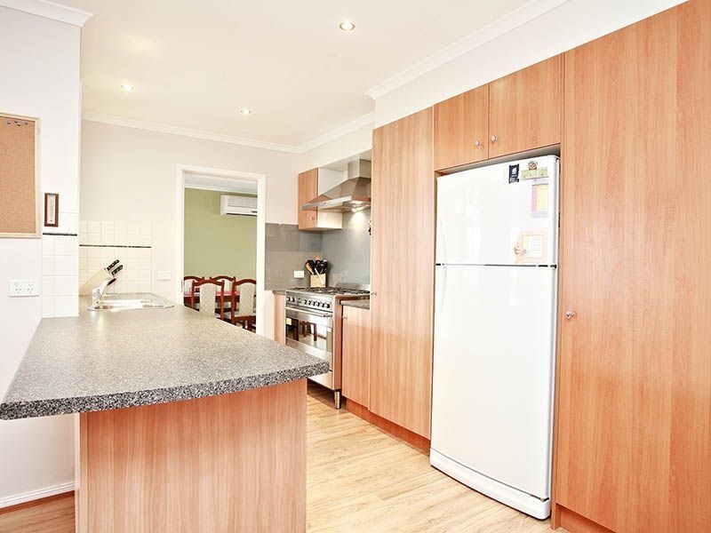 8 Rochford Place, Narre Warren South VIC 3805