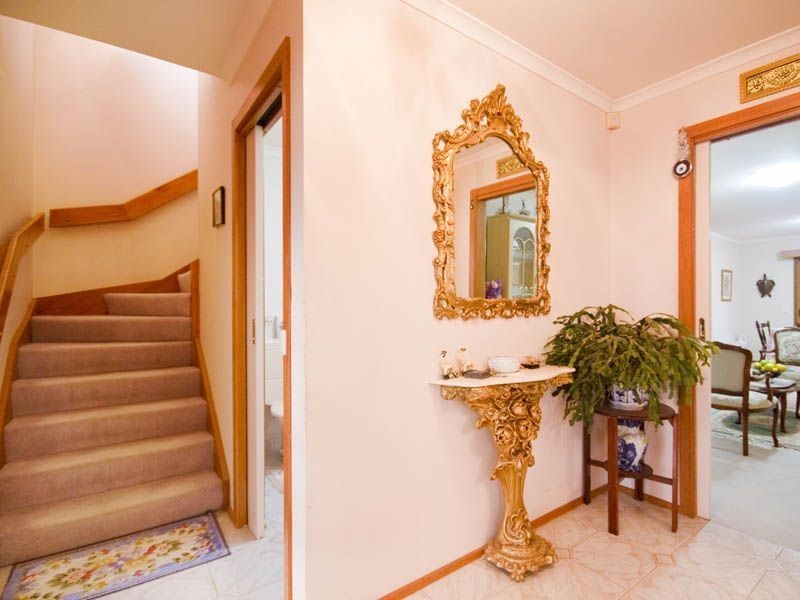 9 Bridle Court, Endeavour Hills VIC 3802