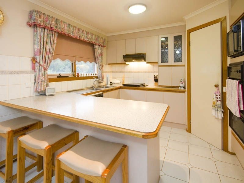 9 Bridle Court, Endeavour Hills VIC 3802