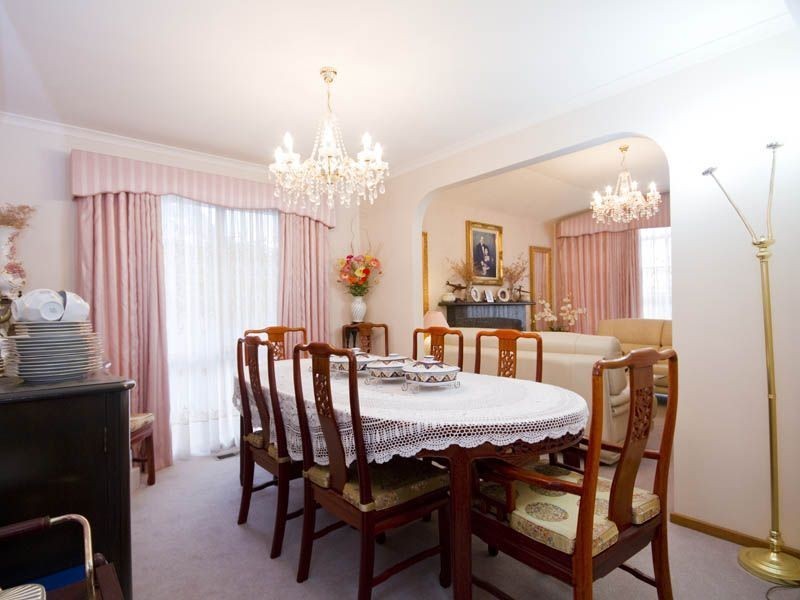 9 Bridle Court, Endeavour Hills VIC 3802