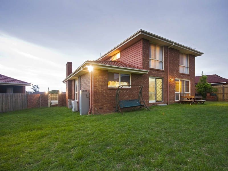 9 Bridle Court, Endeavour Hills VIC 3802