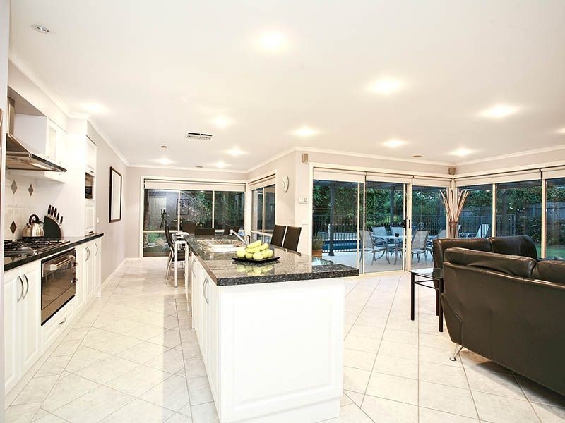 109 Amber Crescent, Narre Warren VIC 3805