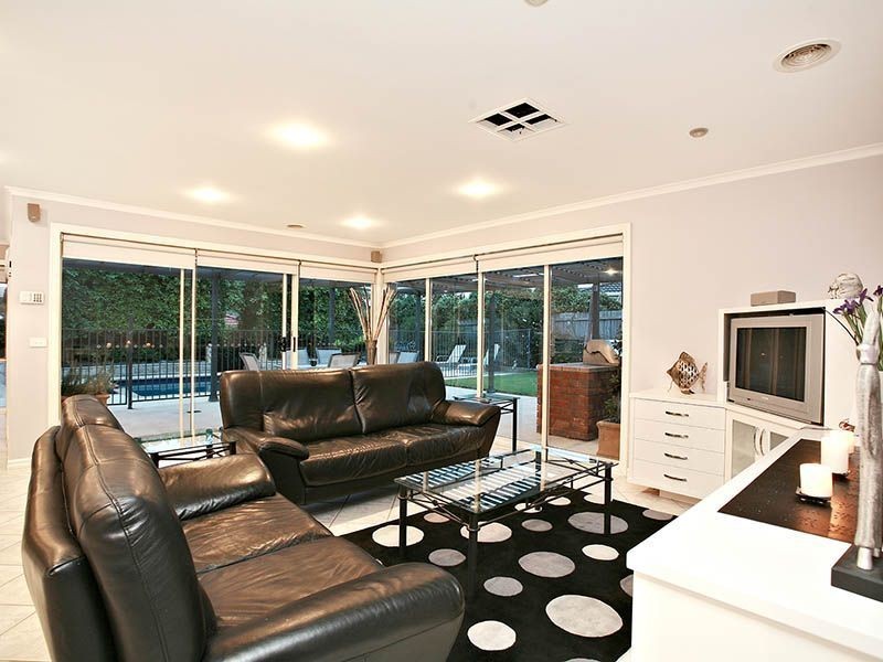 109 Amber Crescent, Narre Warren VIC 3805