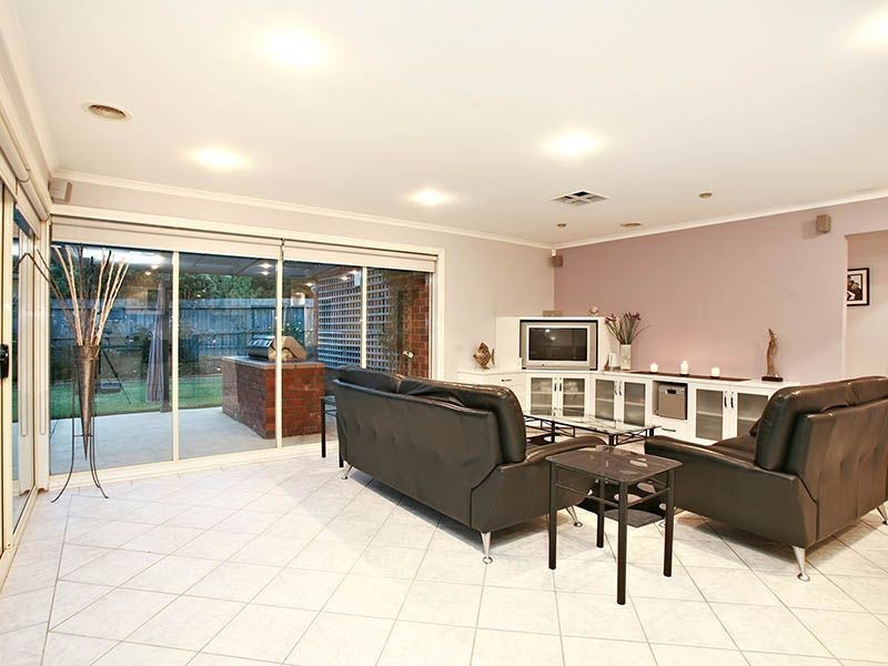 109 Amber Crescent, Narre Warren VIC 3805