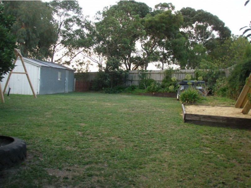 4 Saxonwood Drive, Narre Warren VIC 3805