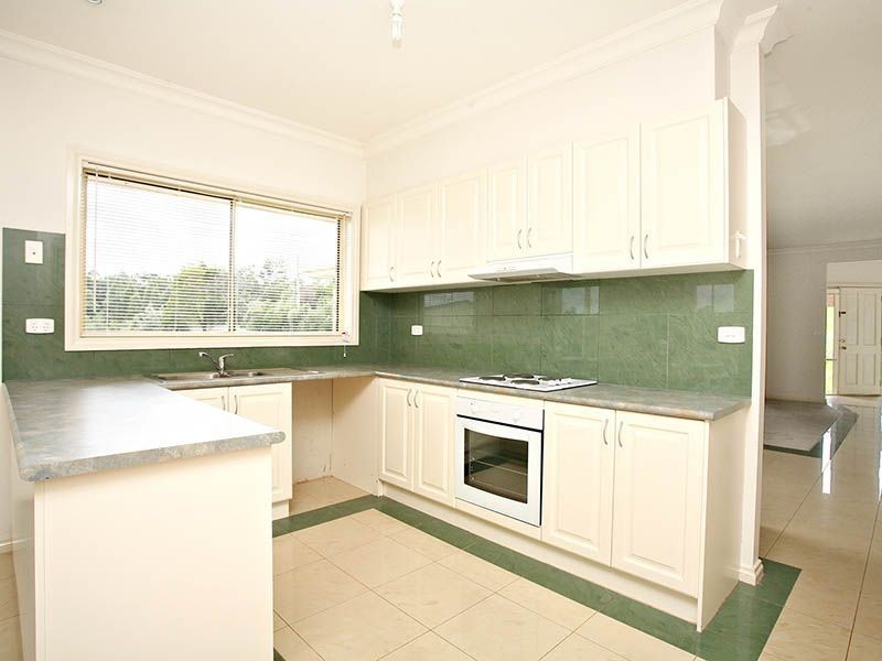 2 Carlile Court, Drouin VIC 3818