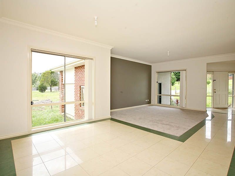 2 Carlile Court, Drouin VIC 3818