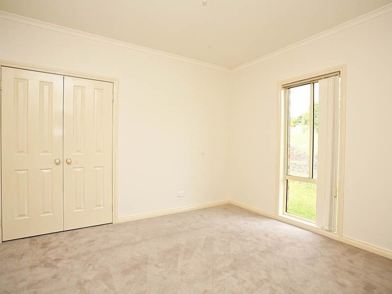 2 Carlile Court, Drouin VIC 3818