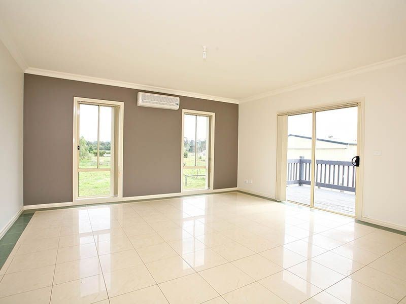 2 Carlile Court, Drouin VIC 3818