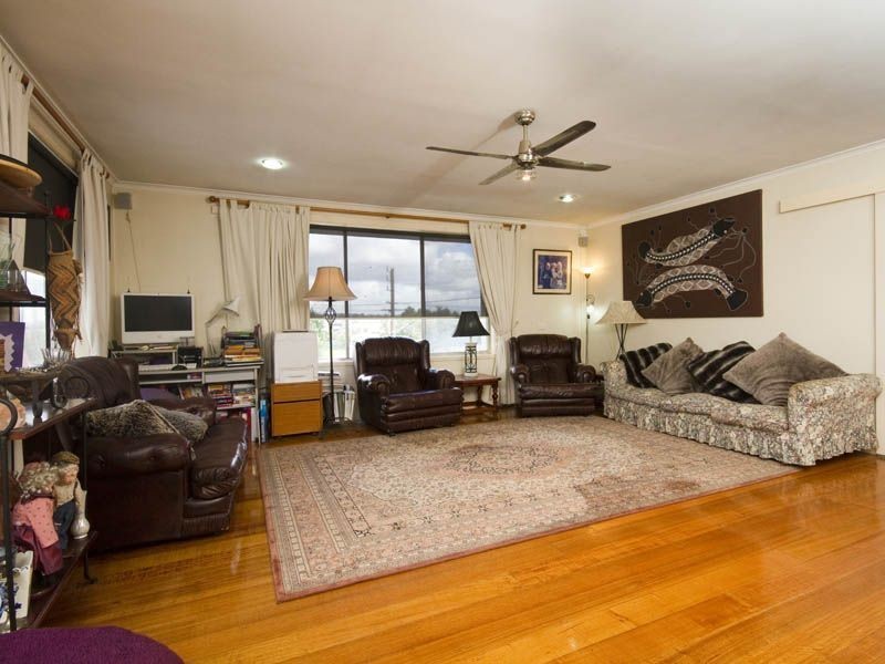 1 Raven Crescent, Narre Warren VIC 3805