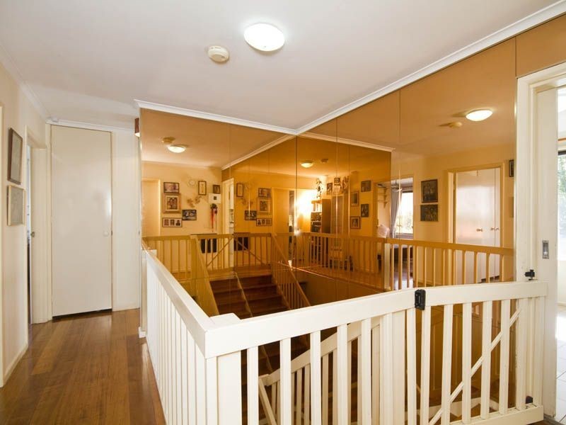 1 Raven Crescent, Narre Warren VIC 3805