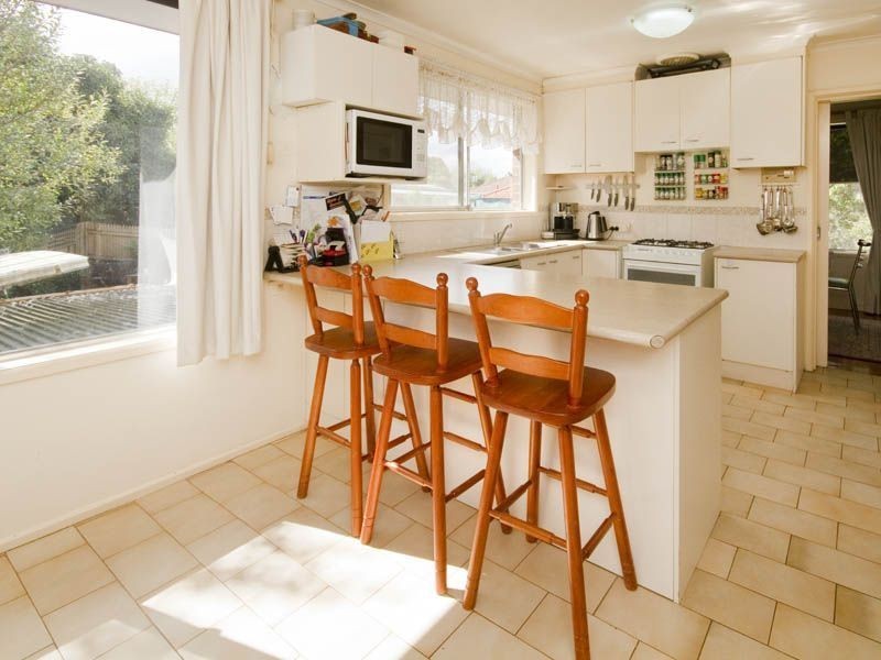 1 Raven Crescent, Narre Warren VIC 3805