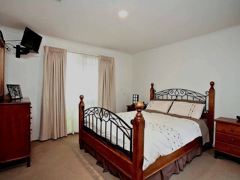 4 Shawnee Court, Narre Warren VIC 3805