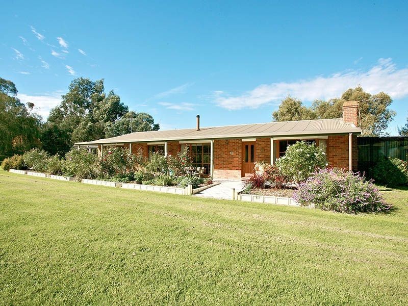 579 Bessie Creek Road, Nar Nar Goon North VIC 3812
