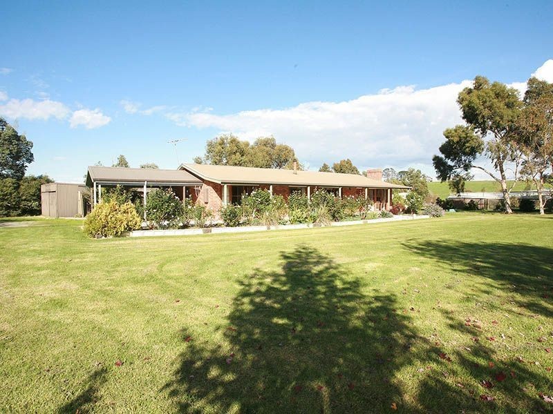 579 Bessie Creek Road, Nar Nar Goon North VIC 3812