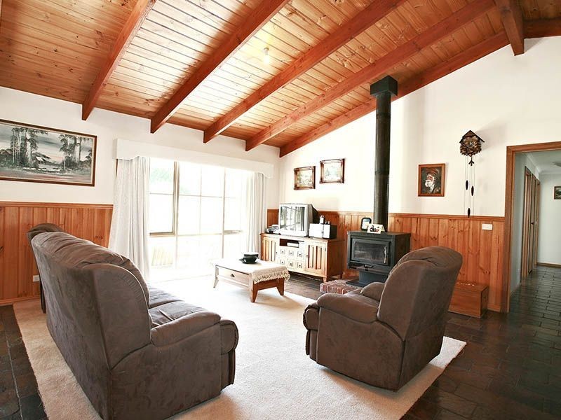 579 Bessie Creek Road, Nar Nar Goon North VIC 3812