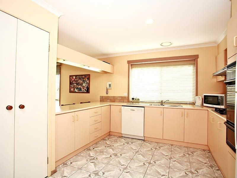 16 Christopher Court, Hallam VIC 3803