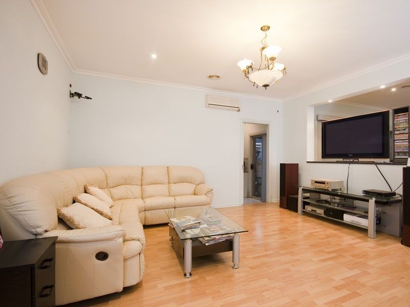 105 Emily Drive, Hallam VIC 3803