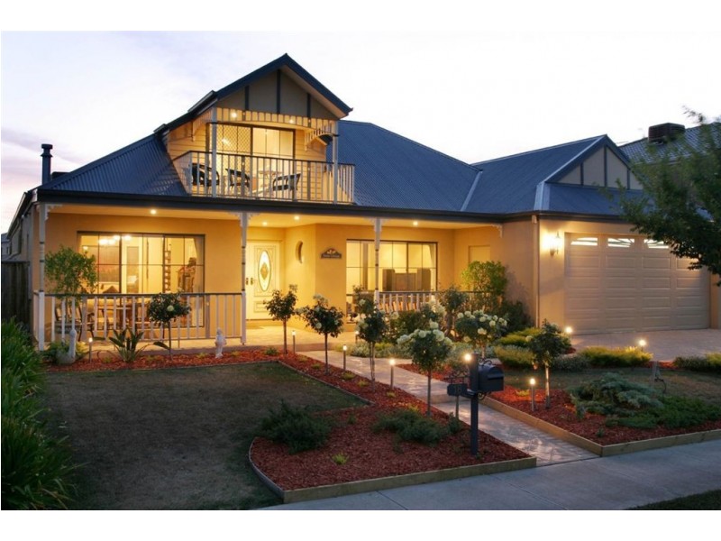 18 The Esplanade, Narre Warren South VIC 3805