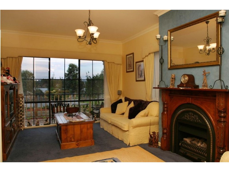 18 The Esplanade, Narre Warren South VIC 3805