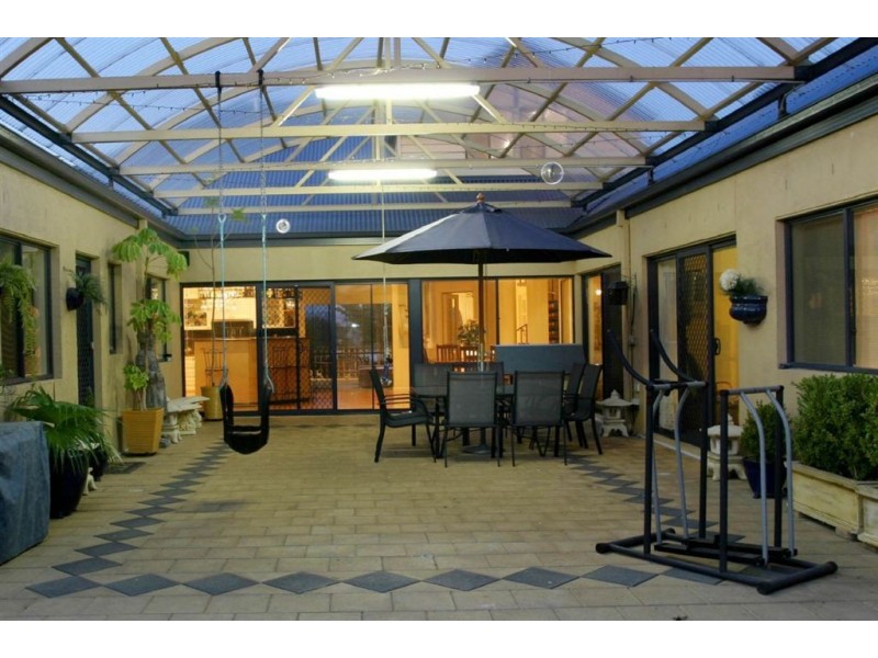 18 The Esplanade, Narre Warren South VIC 3805