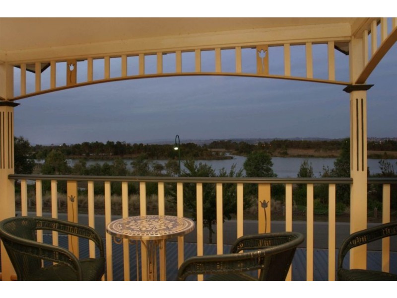 18 The Esplanade, Narre Warren South VIC 3805