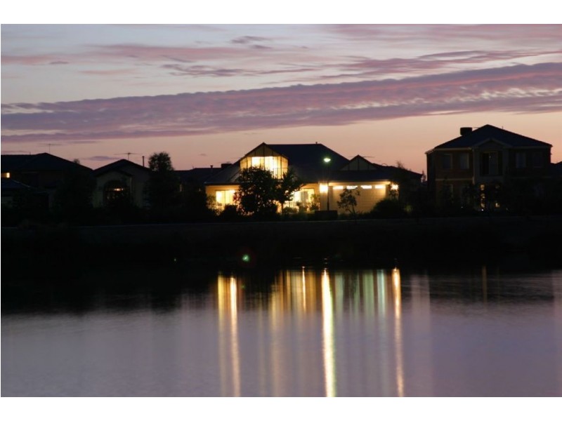 18 The Esplanade, Narre Warren South VIC 3805