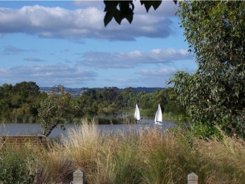 18 The Esplanade, Narre Warren South VIC 3805