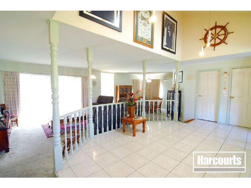 16 Kallara Crescent, Narre Warren VIC 3805