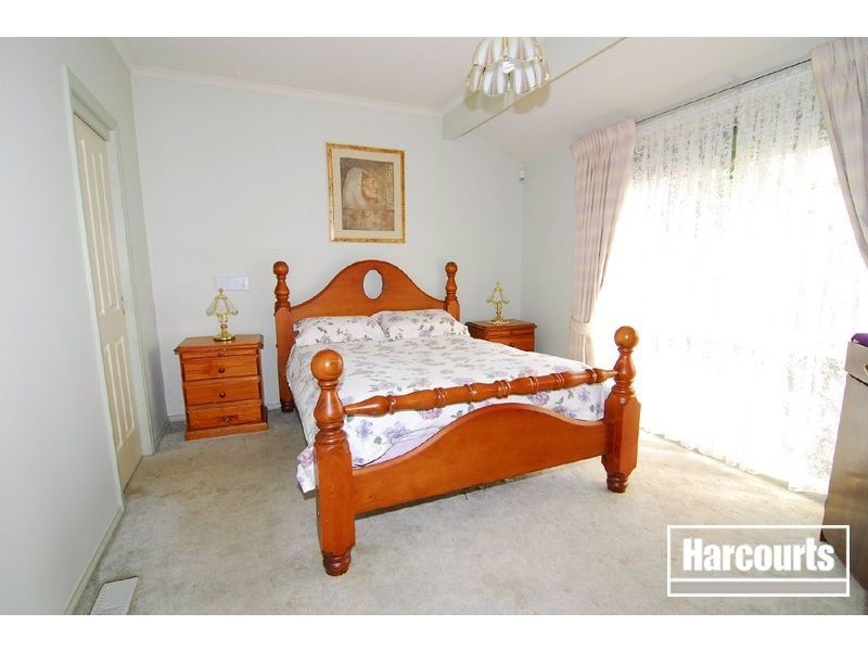 16 Kallara Crescent, Narre Warren VIC 3805