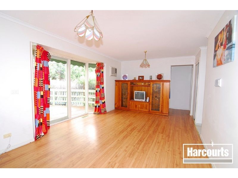 16 Kallara Crescent, Narre Warren VIC 3805