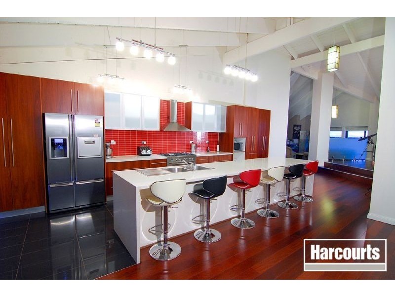 13 Gray Close, Endeavour Hills VIC 3802
