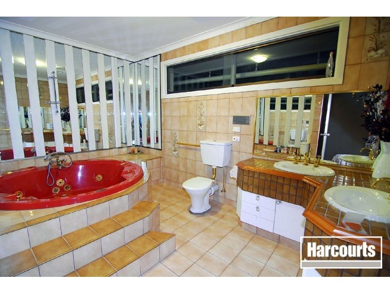 13 Gray Close, Endeavour Hills VIC 3802