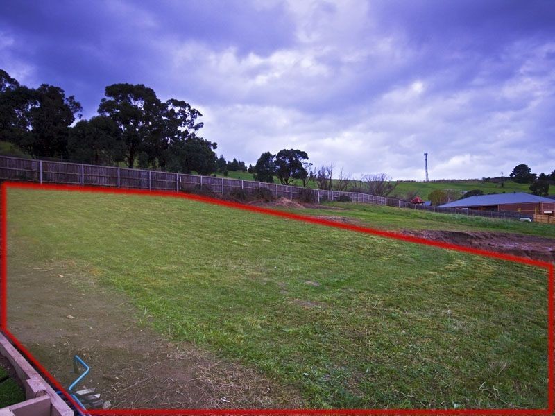 51 Montbrae Circuit, Narre Warren VIC 3805