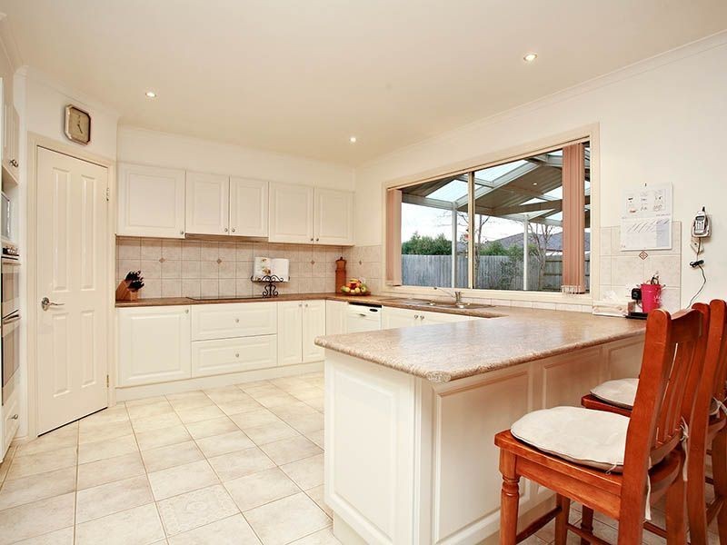 54 The Avenue, Narre Warren South VIC 3805