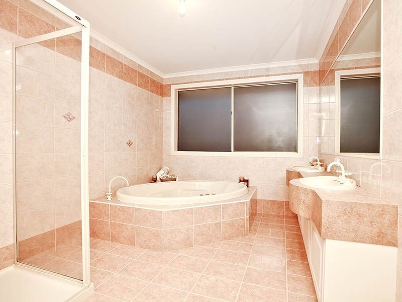 54 The Avenue, Narre Warren South VIC 3805