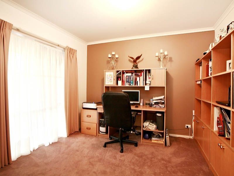 54 The Avenue, Narre Warren South VIC 3805