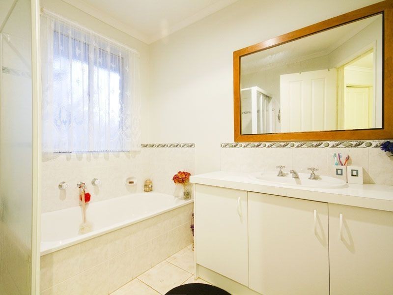 17 Redwood Avenue, Hampton Park VIC 3976