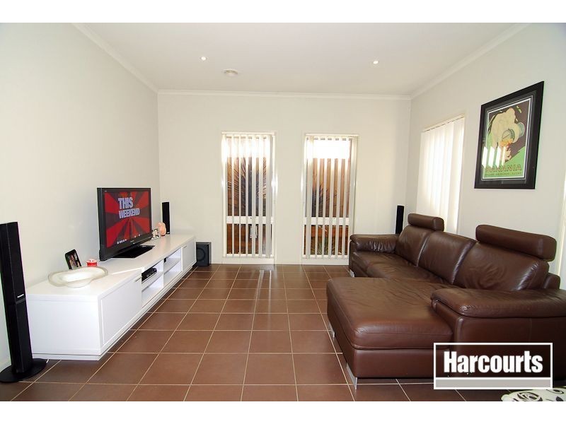 9/150 Avebury Drive, Berwick VIC 3806