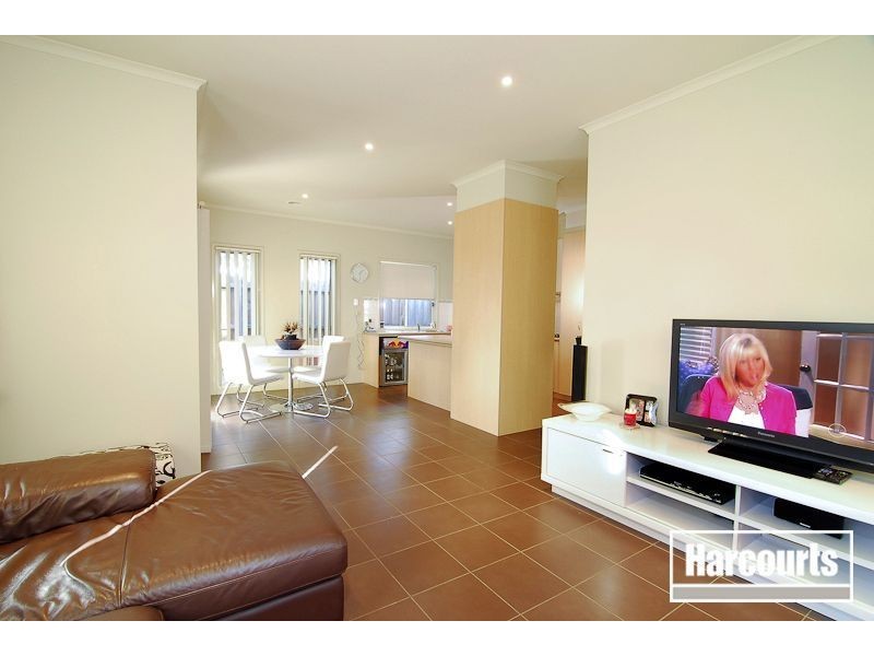 9/150 Avebury Drive, Berwick VIC 3806