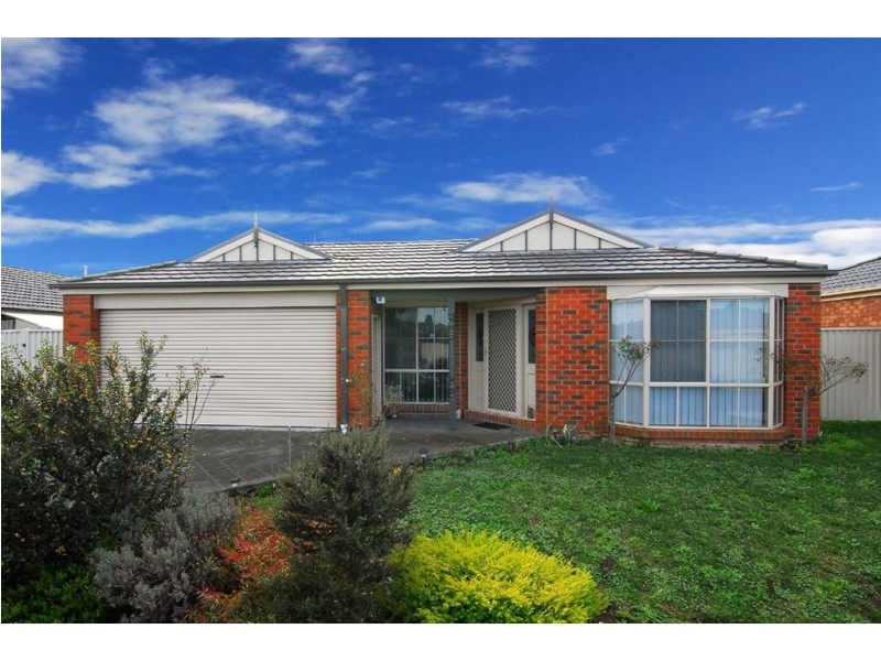 15 Butterfield Place, Cranbourne East VIC 3977