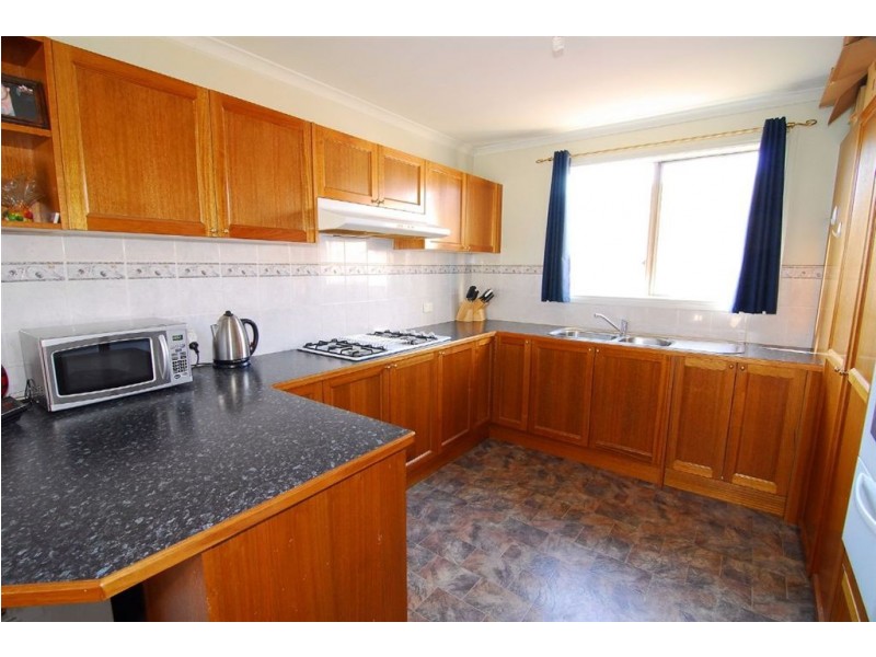 15 Butterfield Place, Cranbourne East VIC 3977