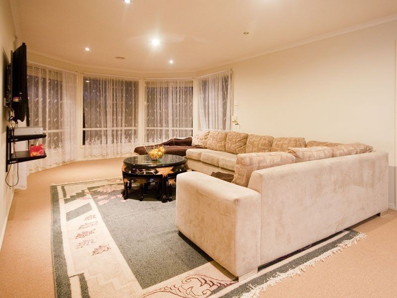 9 Clocktower Court, Berwick VIC 3806