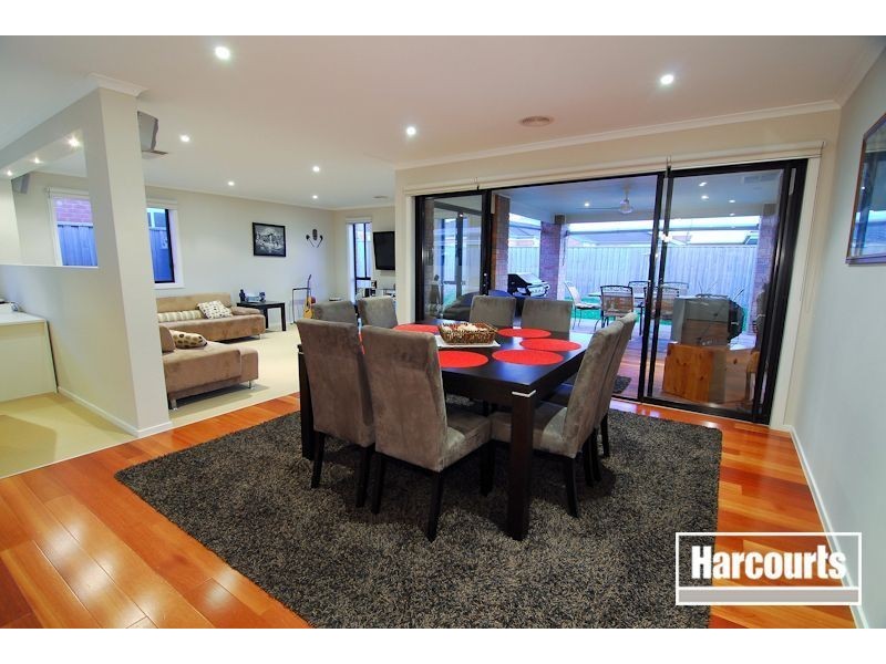 28 Flametree Circuit, Cranbourne VIC 3977