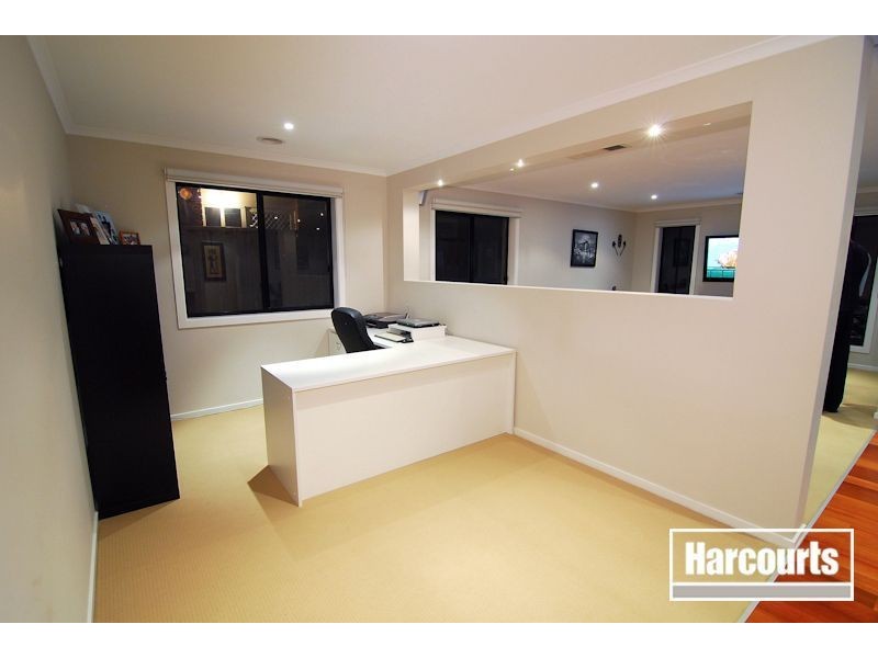 28 Flametree Circuit, Cranbourne VIC 3977