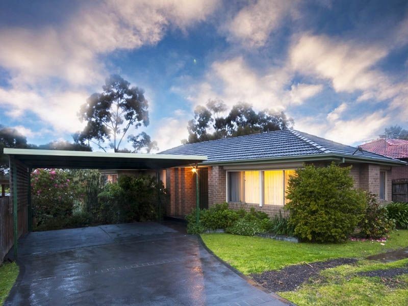 18 Raven Crescent, Narre Warren VIC 3805