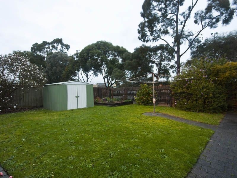 18 Raven Crescent, Narre Warren VIC 3805
