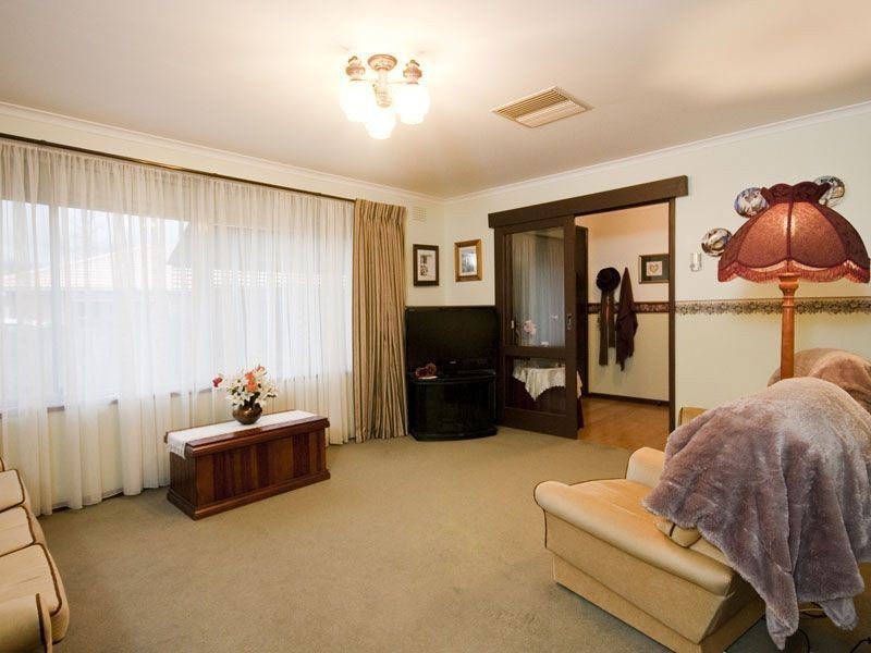 18 Raven Crescent, Narre Warren VIC 3805