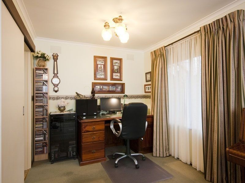 18 Raven Crescent, Narre Warren VIC 3805