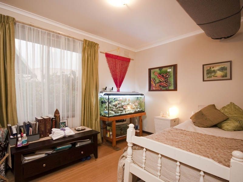 18 Raven Crescent, Narre Warren VIC 3805